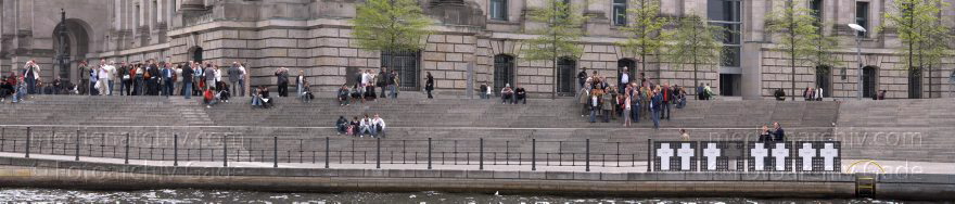 Berlin. Tiergarten. Reichstag
2. 5. 2010. Berlin. Mitte. Tiergarten. Regierungsviertel. Reichstag
Schlüsselwörter: Berlin;Deutschland;Germany;Mitte;Panorama;Regierungsviertel;Reichstag;2010;Spree