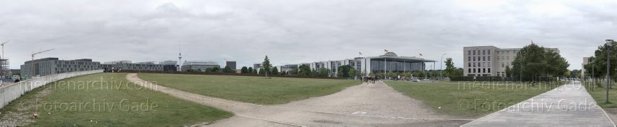 Berlin. Regierungsviertel. Spreebogenpark
29. 5. 2014. Berlin. Mitte. Tiergarten. Regierungsviertel. Spreebogenpark. Schweizer Botschaft. Bundestag
Schlüsselwörter: Berlin;Bundestag;Mitte;Panorama;Regierungsviertel;Schweizer Botschaft;Spreebogenpark;2014;Tiergarten