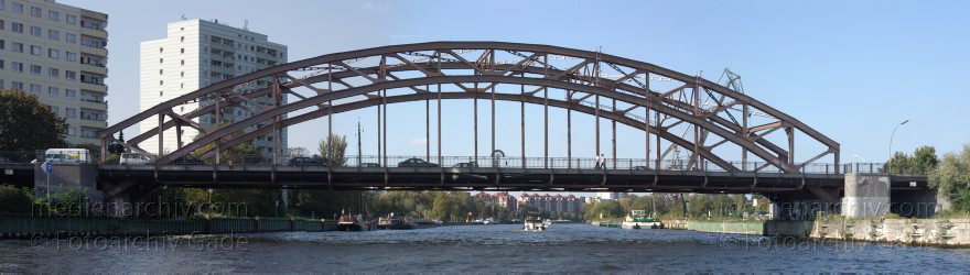 Berlin. Spandau. Havel. Brücke
25. 9. 2011. Berlin. Spandau. Fluss Havel. Brücke
Schlüsselwörter: Berlin;Brücke;Deutschland;Fluss;Germany;Havel;Panorama;2011;Spandau