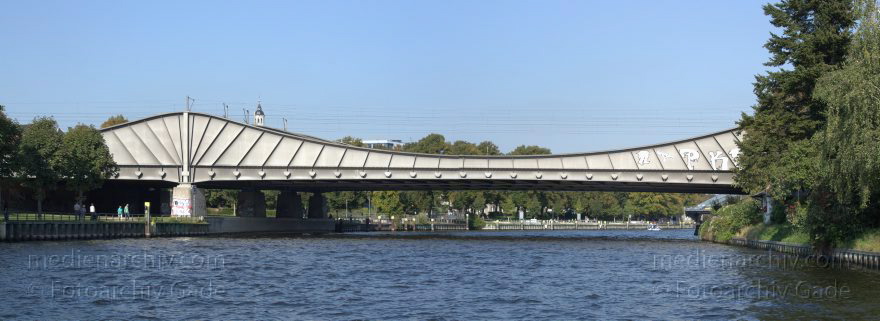 Berlin. Spandau. Havel
25. 9. 2011. Berlin. Spandau. Fluss Havel
Schlüsselwörter: Berlin;Deutschland;Fluss;Germany;Havel;Panorama;2011;Spandau