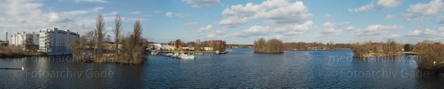 Berlin. Spandau. Fluss Havel
22. 2. 2014. Berlin. Spandau. Fluss Havel. Panorama
Schlüsselwörter: Berlin;Fluss;Havel;Panorama;2014;Spandau