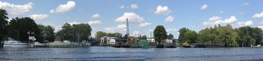 Berlin. Spandau. Havel. Werft Züblin
14. 8. 2012. Berlin. Spandau. Fluss Havel. Werft Züblin
Schlüsselwörter: Berlin;Deutschland;Fluss;Germany;Havel;Panorama;Spandau;Werft;2012;Züblin