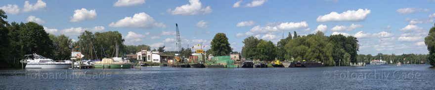 Berlin. Spandau. Havel. Werft Züblin
14. 8. 2012. Berlin. Spandau. Fluss Havel. Werft Züblin
Schlüsselwörter: Berlin;Deutschland;Fluss;Germany;Havel;Panorama;Spandau;Werft;2012;Züblin