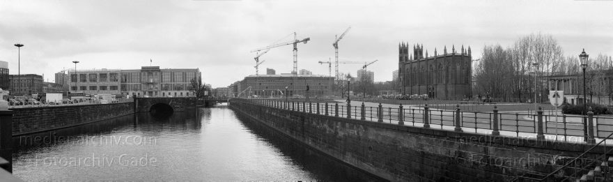 Berlin. Spree
1998. Berlin. Mitte. Fluss. Spree
Schlüsselwörter: Berlin;Deutschland;Fluss;Friedrichwerdersche Kirche;Germany;Mitte;Panorama;Spree;1998;Spreekanal