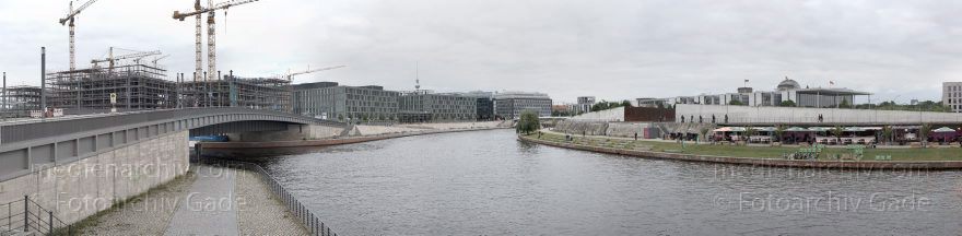 Berlin. Spree
29. 5. 2014. Berlin. Mitte. Fluss Spree im Regierungsviertel
Schlüsselwörter: Berlin;Fluss;Mitte;Panorama;Regierungsviertel;2014;Spree