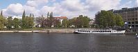 Berlin-Mitte-Spree-20050428-04p.jpg