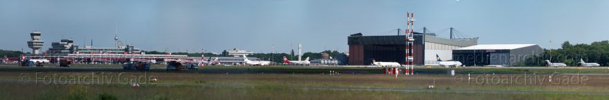 Berlin. Tegel. Flughafen. Flugzeuge. Landebahn. Startbahn. Hangar.
5. 6. 2010. Berlin. Tegel. Flughafen. Flugzeuge. Landebahn. Startbahn. Hangar.
Schlüsselwörter: Berlin;Deutschland;Flughafen;Flugzeug;Germany;Landung;Panorama;2010;Tegel