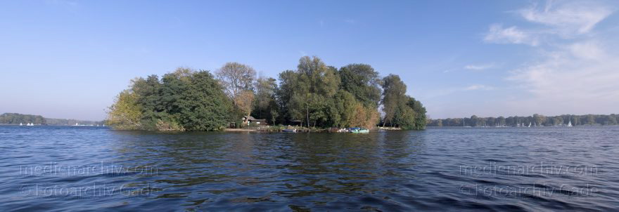Berlin. Reinickendorf. Tegel. Tegeler See.
9. 10. 2010. Berlin. Reinickendorf. Tegel. Tegeler See.
Schlüsselwörter: Berlin;Deutschland;Germany;Panorama;Reinickendorf;Tegel;2010;Tegeler See