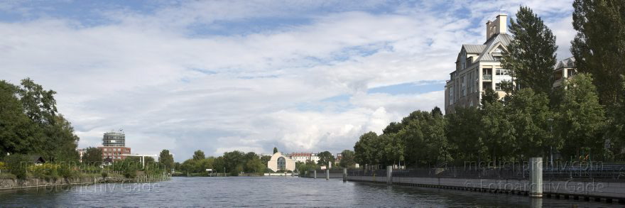 Berlin. Tegel. Tegeler Hafen.
31. 8. 2011. Berlin. Tegel. Tegeler Hafen.
Schlüsselwörter: Berlin;Deutschland;Germany;Panorama;Tegel;Tegeler Hafen;2011;Tegeler See