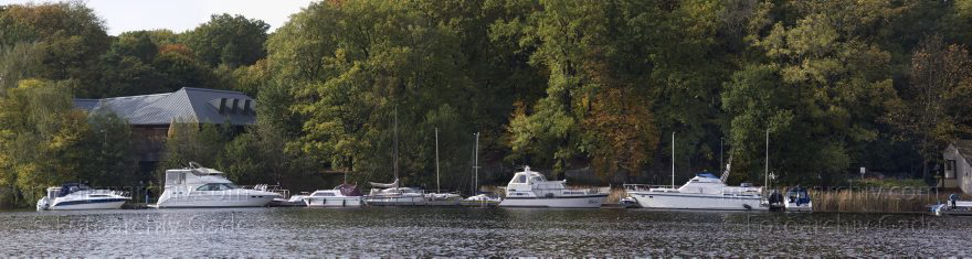 Berlin. Reinickendorf. Tegeler See
12. 10. 2014. Berlin. Reinickendorf. Tegeler See. Große Malche. Yachthafen. Marina
Schlüsselwörter: 2014;Berlin;Boote;Große Malche;Hafen;Marina;Panorama;Reinickendorf;Tegel;Tegeler See