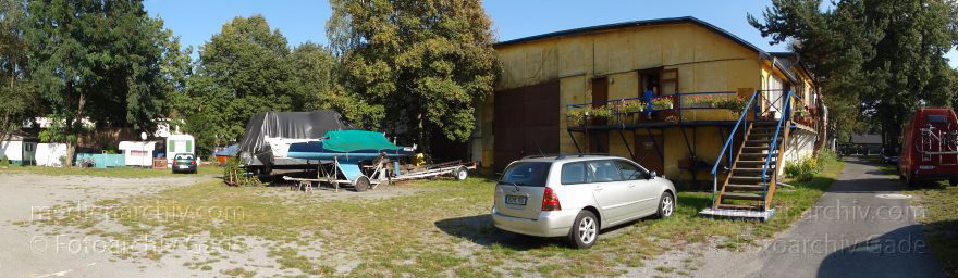 Berlin. Tegel. Tegeler See. Bootshaus Saatwinkel
24. 9. 2011. Berlin. Tegel. Tegeler See. Bootshaus Saatwinkel
Schlüsselwörter: Berlin;Bootshaus Saatwinkel;Deutschland;Germany;Panorama;Tegel;2011;Tegeler See