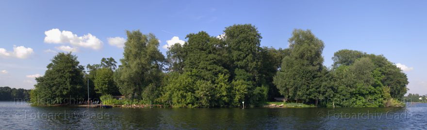 Berlin. Tegel. Tegeler See. Insel Lindwerder
5. 8. 2013. Berlin. Tegel. Tegeler See. Insel Lindwerder
Schlüsselwörter: Berlin;Germany;Insel;Lindwerder;Panorama;Reinickendorf;Tegel;2013;Tegeler See