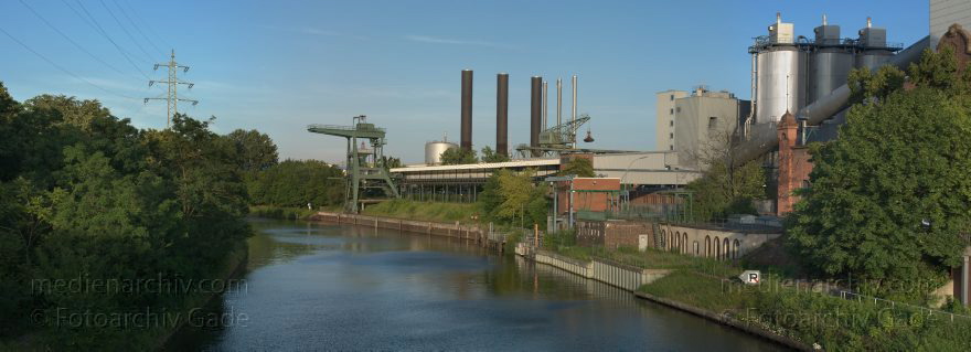 Berlin. Tiergarten. Moabit. Kraftwerk Moabit. Vattenfall.
01. 6. 2009. Berlin. Mitte. Tiergarten. Moabit. Kraftwerk Moabit. Vattenfall.
Schlüsselwörter: Berlin;Bewag;Deutschland;Germany;Kraftwerk Moabit;Mitte;Panorama;Stromerzeuger;Tiergarten;2009;Vattenfall