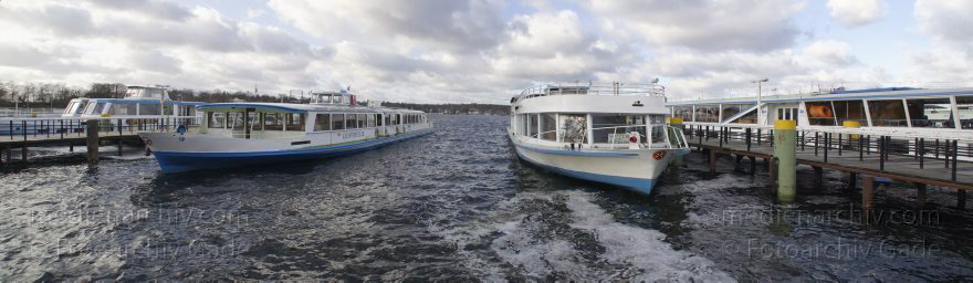 Berlin. Zehlendorf. Wannsee. Anlegestelle für Ausflugsdampfer. Boote. Schiffe
14. 1. 2012. Berlin. Zehlendorf. Wannsee. Anlegestelle für Ausflugsdampfer. Boote. Schiffe
Schlüsselwörter: Ausflugsdampfer;Berlin;Boote;Deutschland;Germany;Liegeplatz;Panorama;Schiffe;Wannsee;2012;Zehlendorf