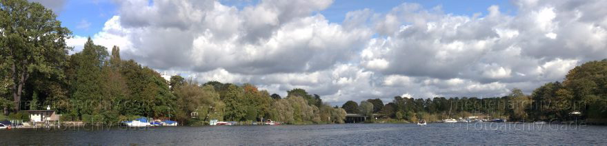 Berlin. Zehlendorf. Wannsee. Kleiner Wannsee
9. 10. 2011. Berlin. Zehlendorf. Wannsee. Kleiner Wannsee
Schlüsselwörter: Berlin;Deutschland;Germany;Kleiner Wannsee;Panorama;Wannsee;2011;Zehlendorf