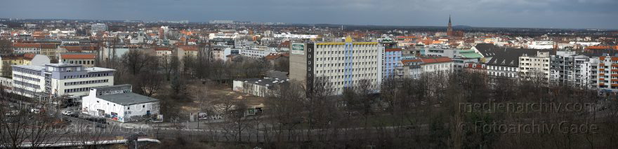 Berlin. Blick vom Bunker im Park Humboldthain
29. 3. 2009. Berlin. Mitte. Blick vom Bunker im Park Humboldthain auf den Ortsteil Wedding
Schlüsselwörter: Berlin;Deutschland;Germany;Humboldthain;Mitte;Panorama;2009;Wedding