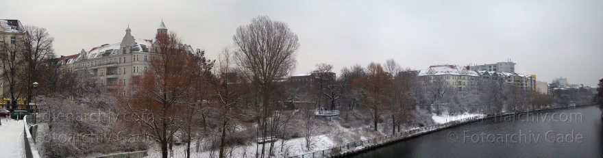 Berlin. Wedding. Nordufer
30. 12. 2009. Berlin. Mitte. Wedding. Nordufer. Berlin-Spandauer-Schifffahrtskanal. Winter. Schnee
Schlüsselwörter: 2009;Berlin;Berlin-Spandauer-Schifffahrtskanal;Deutschland;Germany;Mitte;Nordufer;Panorama;Schnee;Wedding;Winter