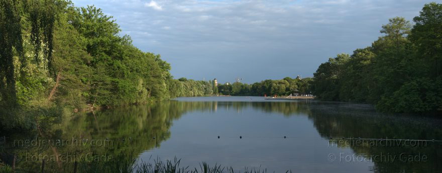 Berlin. Plötzensee
16. 5. 2009. Berlin. Mitte. Wedding. Park Rehberge. Plötzensee
Schlüsselwörter: Berlin;Deutschland;Germany;Mitte;Panorama;Park Rehberge;Plötzensee;Rehberge;2009;Wedding