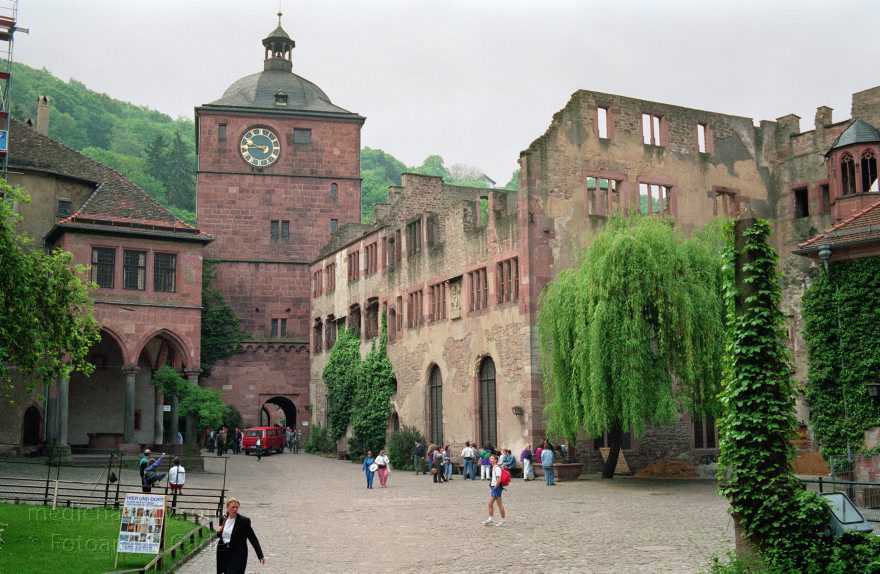 Baden-Württemberg. Heidelberg
17. 5. 1991. Baden-Württemberg. Heidelberg. Heidelberger Schloss am Nordhang des Königsstuhls
Schlüsselwörter: Baden-Württemberg;Deutschland;Germany;Heidelberg;1991;Heidelberger Schloss