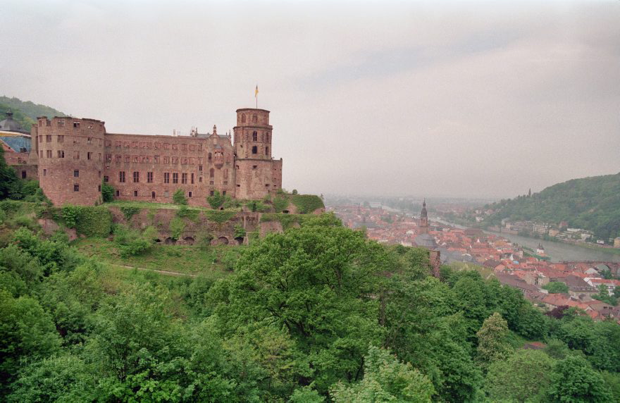Baden-Württemberg. Heidelberg
17. 5. 1991. Baden-Württemberg. Heidelberg. Heidelberger Schloss am Nordhang des Königsstuhls
Schlüsselwörter: Baden-Württemberg;Deutschland;Germany;Heidelberg;1991;Heidelberger Schloss