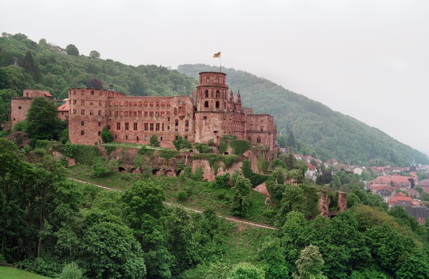 Baden-Württemberg. Heidelberg
17. 5. 1991. Baden-Württemberg. Heidelberg. Heidelberger Schloss am Nordhang des Königsstuhls
Schlüsselwörter: Baden-Württemberg;Deutschland;Germany;Heidelberg;1991;Heidelberger Schloss