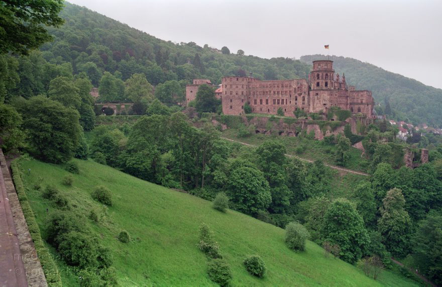 Baden-Württemberg. Heidelberg
17. 5. 1991. Baden-Württemberg. Heidelberg. Heidelberger Schloss am Nordhang des Königsstuhls
Schlüsselwörter: Baden-Württemberg;Deutschland;Germany;Heidelberg;1991;Heidelberger Schloss