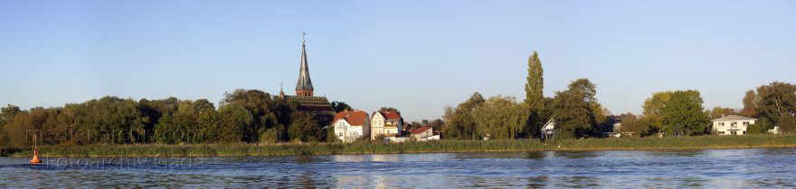 Brandenburg. Geltow am Fluss Havel
2. 10. 2011. Brandenburg. Geltow am Fluss Havel
Schlüsselwörter: Brandenburg;Deutschland;Fluss;Geltow;Germany;Havel;2011;Werder