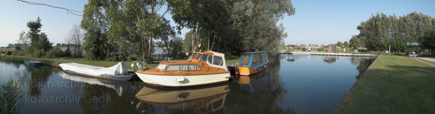 Brandenburg. Linum
29. 5. 2011. Brandenburg. Linum. Boote im Hafen
Schlüsselwörter: Boote;Brandenburg;Deutschland;Germany;Hafen;Linum;Motorboote;2011;Panorama