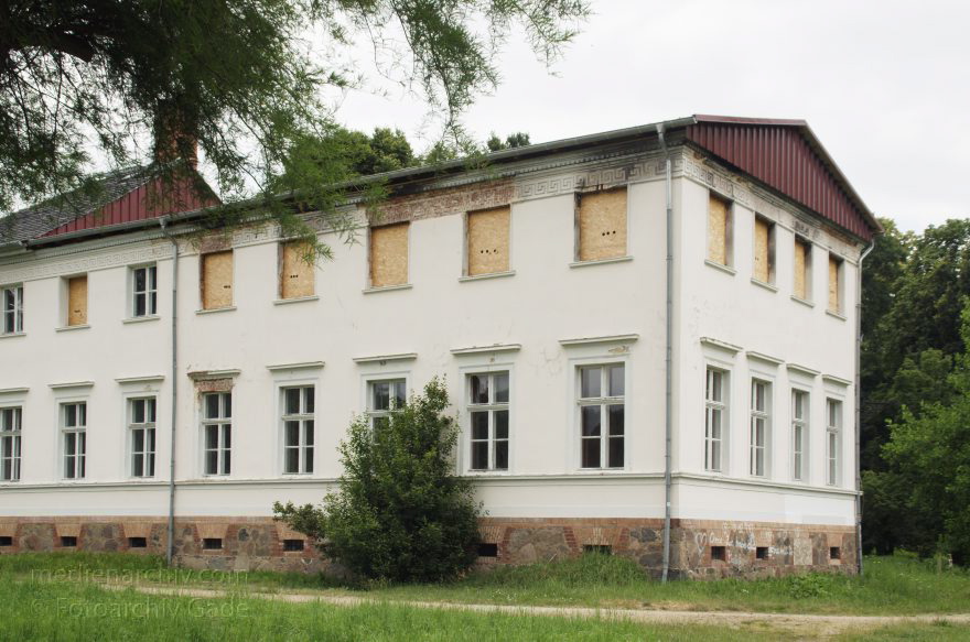 Schloss in Baruth/ Mark
17. 6. 2014. Brandenburg Baruth/Mark. Schloss in Baruth / Mark
Schlüsselwörter: Baruth/Mark;Brandenburg;2014;Schloss;Baruth  Mark