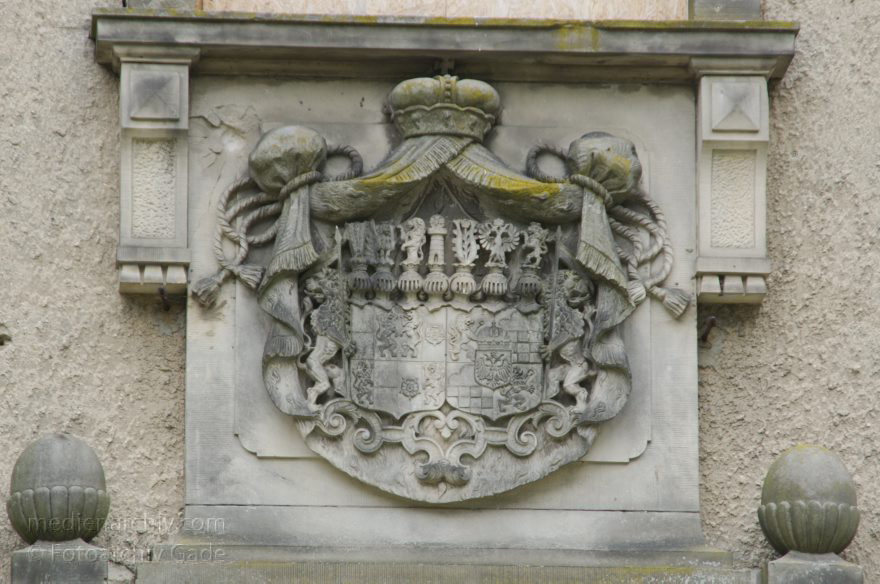 Schloss in Baruth/ Mark
17. 6. 2014. Brandenburg Baruth/Mark. Schloss in Baruth / Mark. Fürstliches Wappen Solms-Baruth
Schlüsselwörter: Baruth/Mark;Brandenburg;2014;Schloss;Baruth  Mark