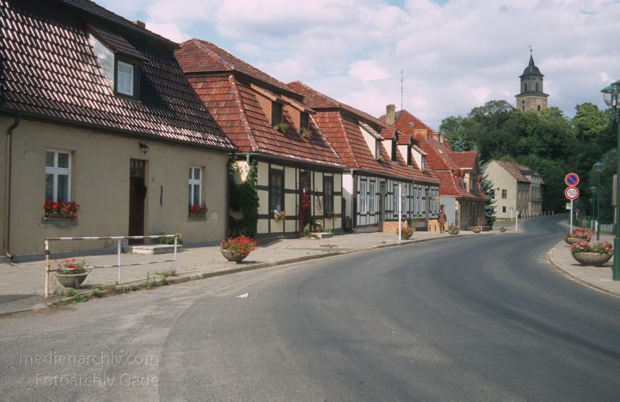 Boitzenburg
August 1996. Brandenburg. Uckermark. Boitzenburg.
Schlüsselwörter: Brandenburg;Deutschland;Germany;Schlösser;Boitzenburg;Uckermark