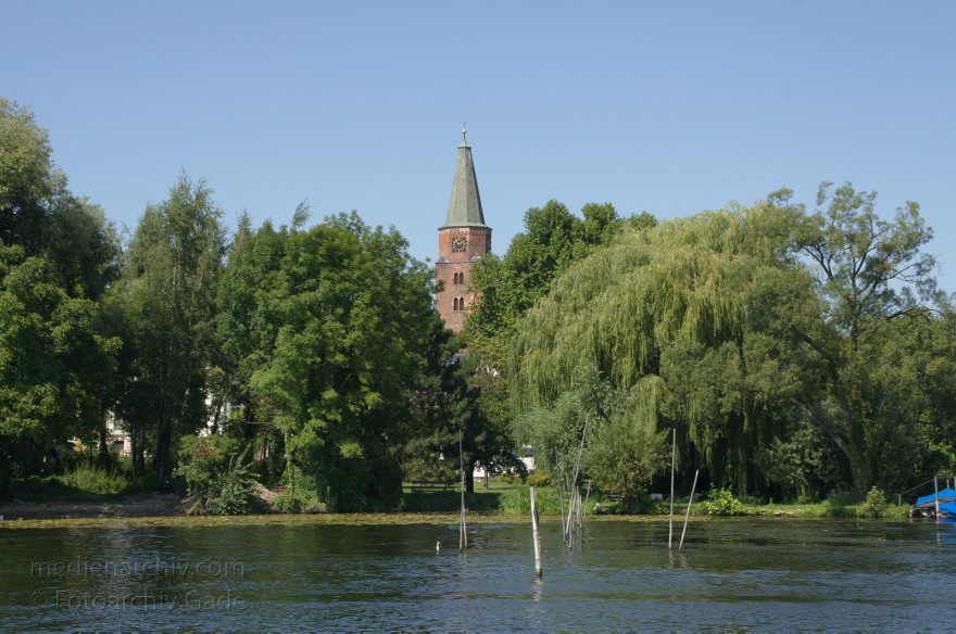 Brandenburg. Brandenburg an der Havel. Brandenburger Stadtkanal. Domstift Brandenburg
19. 8. 2012. Brandenburg. Brandenburg an der Havel. Brandenburger Stadtkanal. Domstift Brandenburg. Kirche. Religion
Schlüsselwörter: Brandenburg;Brandenburger Dom;Brandenburger Stadtkanal;Deutschland;Dom;Domstift Brandenburg;Germany;Kirche;Religion;2012;Stadtkanal