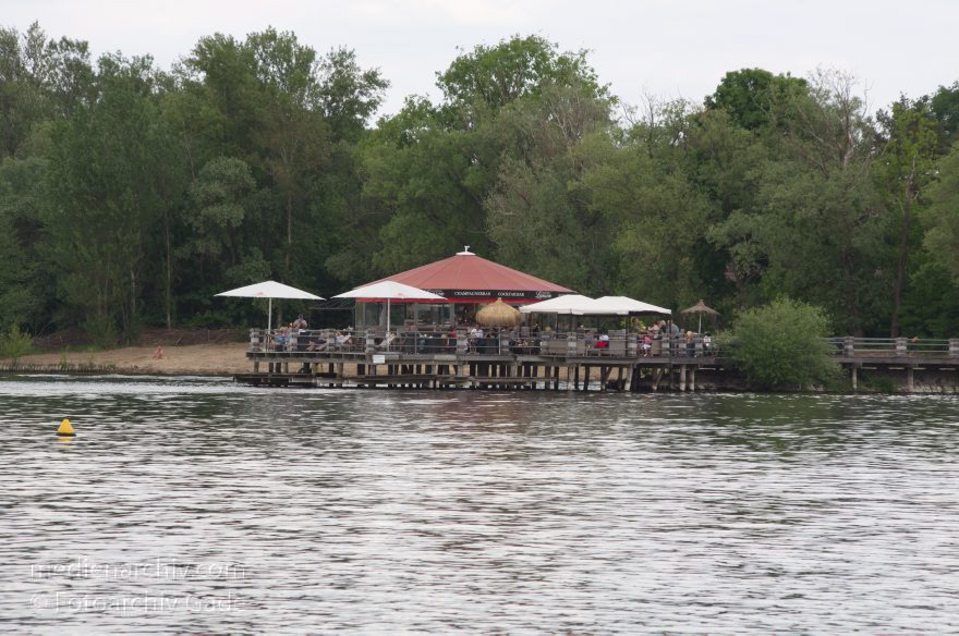Brandenburg. Caputh. Havel. Seebad am Schwielowsee
19. 5. 2012. Brandenburg. Caputh. Havel. Restaurant. Seebad am Schwielowsee
Schlüsselwörter: Brandenburg;Caputh;Deutschland;Fluss;Germany;Havel;Schwielowsee;2012;Seebad