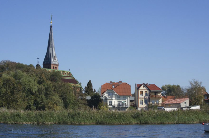 Brandenburg. Geltow am Fluss Havel
2. 10. 2011. Brandenburg. Geltow am Fluss Havel
Schlüsselwörter: Brandenburg;Deutschland;Fluss;Geltow;Germany;Havel;Kirche;2011;Werder