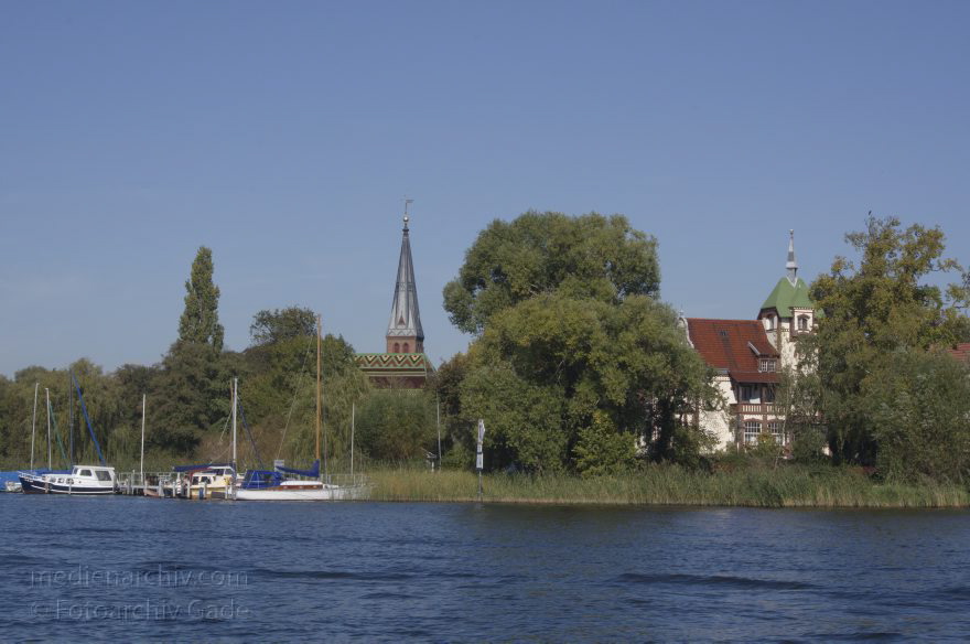 Brandenburg. Geltow am Fluss Havel
2. 10. 2011. Brandenburg. Geltow am Fluss Havel
Schlüsselwörter: Brandenburg;Deutschland;Fluss;Geltow;Germany;Havel;2011;Werder