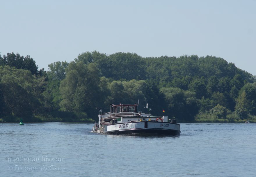 Brandenburg. Fluss Havel zwischen Ketzin und Brandenburg. Binnenschiff
19. 8. 2012. Brandenburg. Fluss Havel zwischen Ketzin und Brandenburg. Binnenschiff
Schlüsselwörter: Binnenschiffe;Brandenburg;Deutschland;Fluss;Germany;Havel;2012;Ketzin