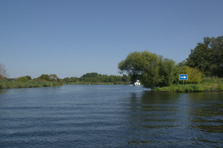 Brandenburg. Fluss Havel zwischen Ketzin und Brandenburg
19. 8. 2012. Brandenburg. Fluss Havel zwischen Ketzin und Brandenburg
Schlüsselwörter: Brandenburg;Deutschland;Fluss;Germany;Havel;2012;Ketzin