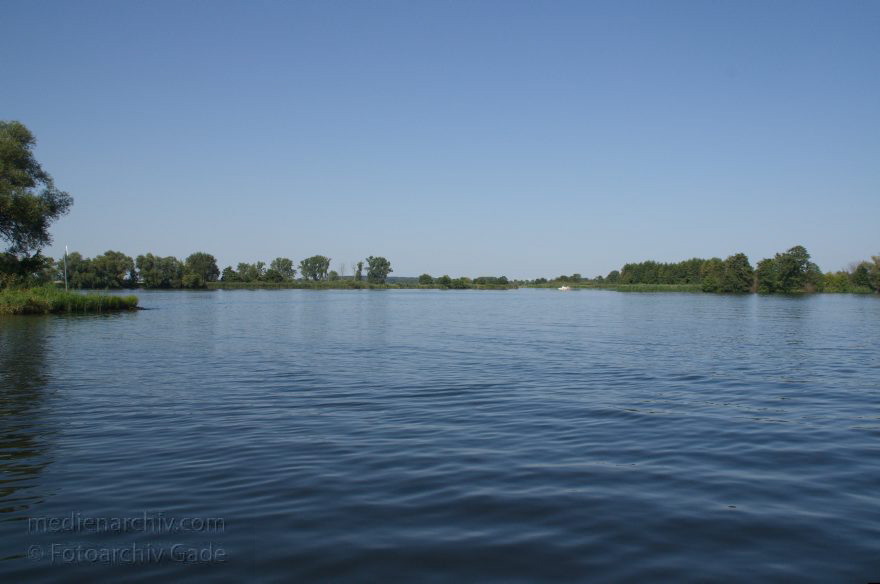 Brandenburg. Fluss Havel zwischen Ketzin und Brandenburg
19. 8. 2012. Brandenburg. Fluss Havel zwischen Ketzin und Brandenburg
Schlüsselwörter: Brandenburg;Deutschland;Fluss;Germany;Havel;2012;Ketzin