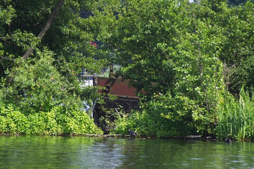 Brandenburg. Havel-Oder-Wasserstraße beim Nieder-Neuendorfer See.
4. 7. 2012. Brandenburg. Havel-Oder-Wasserstraße beim Nieder-Neuendorfer See.
Schlüsselwörter: Brandenburg;Deutschland;Germany;Havel-Oder-Wasserstraße;Nieder-Neuendorfer See;Stahlwerk;2012;Walzwerk