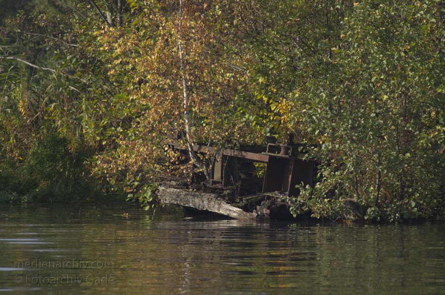 Brandenburg. Versenktes Binnenschiff bei Hennigsdorf an der Havel-Oder-Wasserstraße.
21. 10. 2012. Brandenburg. Versenktes Binnenschiff bei Hennigsdorf an der Havel-Oder-Wasserstraße. Nieder-Neuendorfer See. Niederneuendorfer See
Schlüsselwörter: Binnenschiff;Brandenburg;Deutschland;Germany;Hennigsdorf;Nieder-Neuendorfer See;2012;Niederneuendorfer See