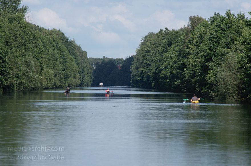 Brandenburg. Hennigsdorf. Havelkanal.
22. 7. 2012. Brandenburg. Hennigsdorf. Havelkanal.
Schlüsselwörter: Brandenburg;Deutschland;Germany;Havelkanal;2012;Hennigsdorf