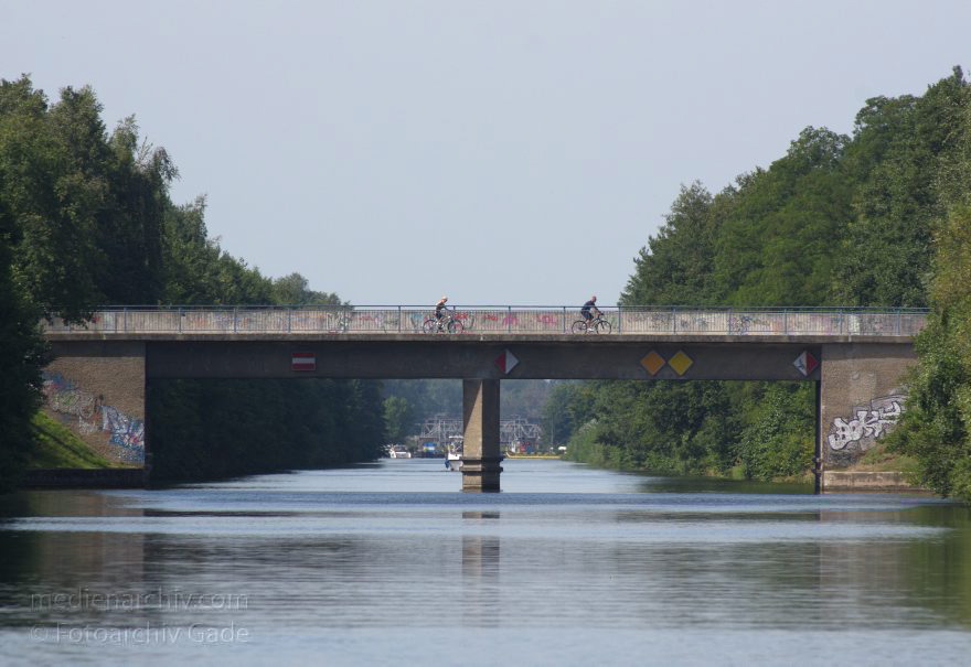 Brandenburg. Havelkanal
18. 8. 2012. Brandenburg. Havelkanal. Brücke
Schlüsselwörter: Brandenburg;Brücke;Deutschland;Germany;2012;Havelkanal