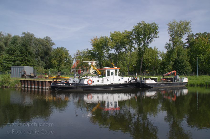 Brandenburg. Havelkanal. Boot der Schifffahrtspolizei
18. 8. 2012. Brandenburg. Havelkanal. Boot der Schifffahrtspolizei. Hafen
Schlüsselwörter: Boote;Brandenburg;Deutschland;Germany;Hafen;Havelkanal;2012;Schifffahrtspolizei