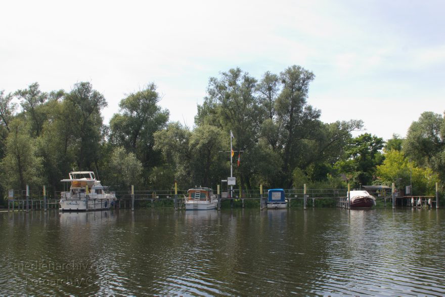 Brandenburg. Havelkanal. Marina. Sportboothafen
18. 8. 2012. Brandenburg. Havelkanal. Marina. Sportboothafen. Stegplätze frei
Schlüsselwörter: Brandenburg;Deutschland;Germany;Hafen;Havelkanal;Marina;2012;Sportboote