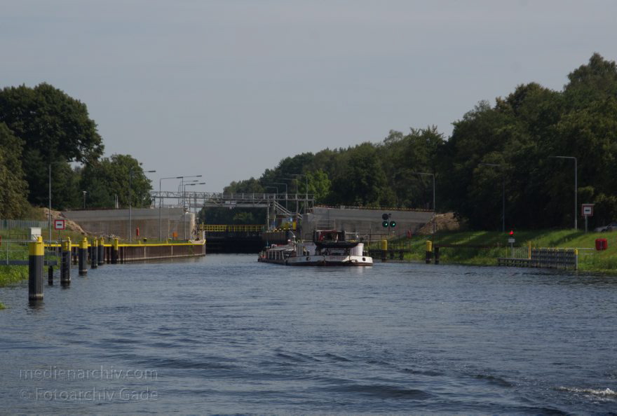 Brandenburg. Havelkanal. Schleuse Schönwalde. Binnenschiff
18. 8. 2012. Brandenburg. Havelkanal. Schleuse Schönwalde. Binnenschiff beim Einlaufen in die Schleuse
Schlüsselwörter: Binnenschiffe;Brandenburg;Deutschland;Germany;Havelkanal;Schifffahrt;Schleuse;2012;Schönwalde