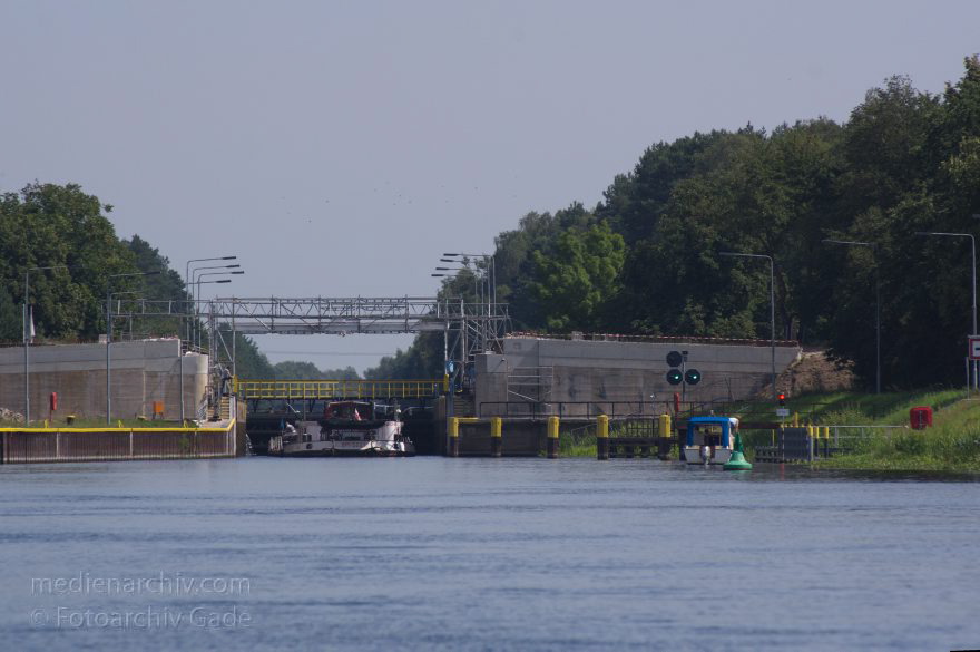 Brandenburg. Havelkanal. Schleuse Schönwalde. Binnenschiff
18. 8. 2012. Brandenburg. Havelkanal. Schleuse Schönwalde. Binnenschiff beim Einlaufen in die Schleuse
Schlüsselwörter: Binnenschiffe;Brandenburg;Deutschland;Germany;Havelkanal;Schifffahrt;Schleuse;2012;Schönwalde