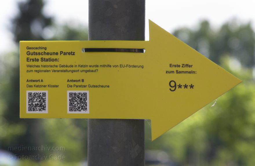 Brandenburg. Ketzin. Ortsteil Paretz. Wegweiser
8. 6. 2013. Brandenburg. Ketzin. Ortsteil Paretz. Wegweiser. Infos
Schlüsselwörter: Brandenburg;Deutschland;Germany;Havel;Ketzin;Paretz;2013;Wegweiser