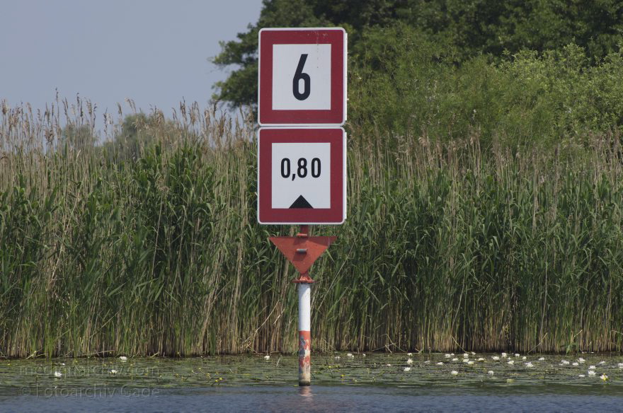 Brandenburg. Ketzin. Trebelsee
9. 6. 2013. Brandenburg. Ketzin. Fluss Havel. Tafeln mit Geboten für die Schifffahrt auf dem Trebelsee.
Schlüsselwörter: Brandenburg;Deutschland;Germany;Ketzin;Schifffahrt;Tafeln;2013;Trebelsee