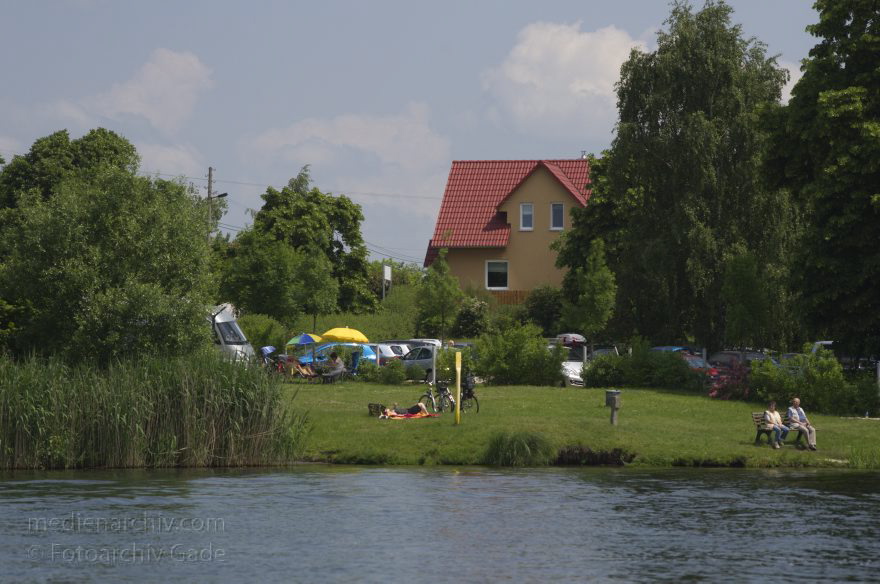 Brandenburg. Ketzin. Wiese und Badestelle
9. 6. 2013. Brandenburg. Ketzin. Fluss Havel. Wiese und Badestelle
Schlüsselwörter: Badestelle;Brandenburg;Deutschland;Fluss;Germany;Havel;2013;Ketzin