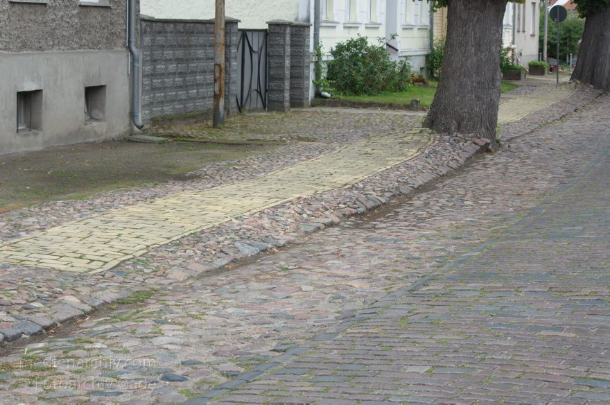 Brandenburg. Kremmen
27. 7. 2012. Brandenburg. Kremmen. Straßen und Wege im schlechten Zustand
Schlüsselwörter: Brandenburg;Deutschland;Germany;2012;Kremmen